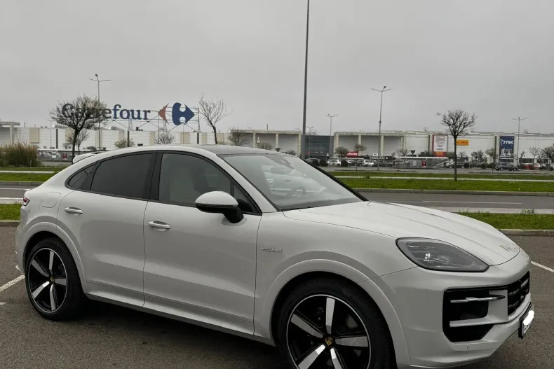 Porsche Cayenne din 2024 cu 10.700 km - oferta POR198343 - foto 2