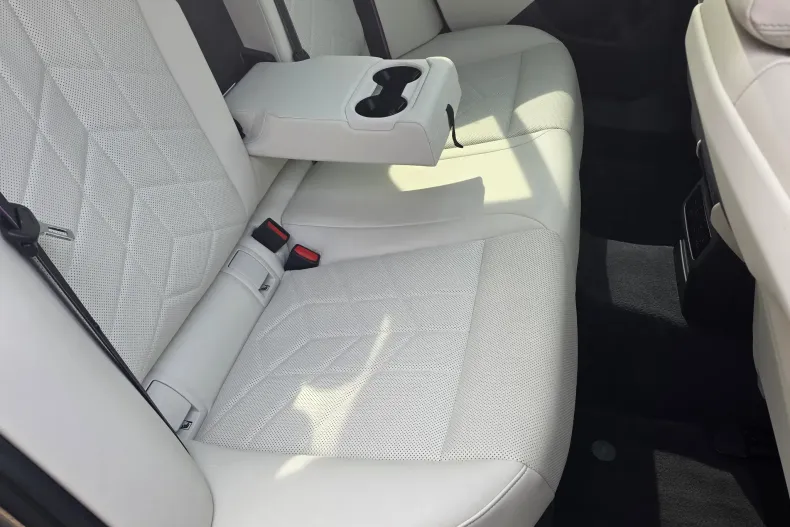 BMW 530e (Seria 5) din 2025 cu 9.443 km - oferta BMW198345 - foto 14