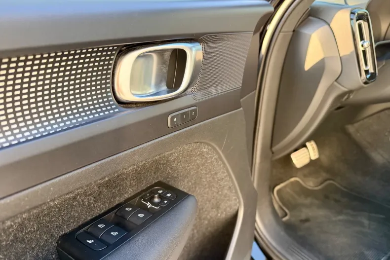 Volvo XC40 din 2021 cu 119.191 km - oferta VOL198349 - foto 10