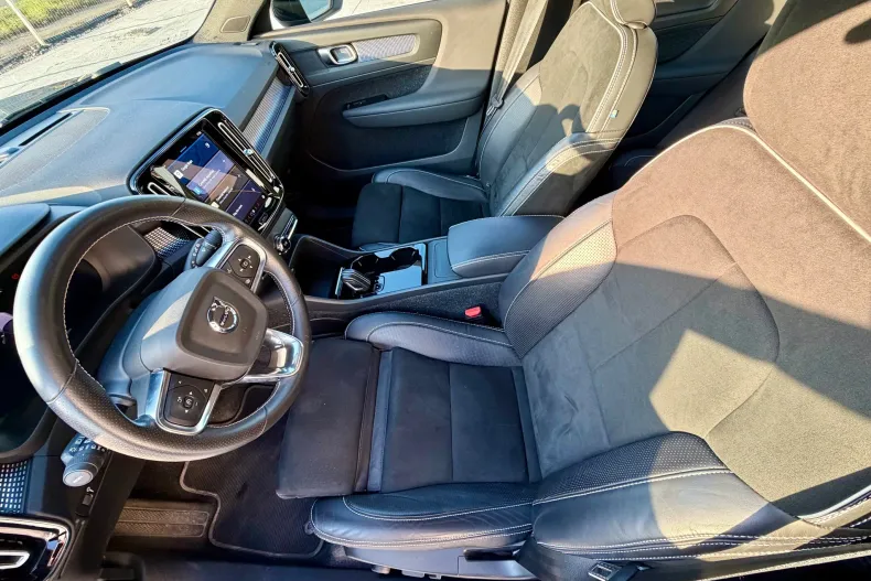 Volvo XC40 din 2021 cu 119.191 km - oferta VOL198349 - foto 12