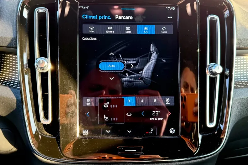 Volvo XC40 din 2021 cu 119.191 km - oferta VOL198349 - foto 18