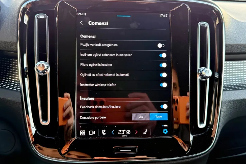 Volvo XC40 din 2021 cu 119.191 km - oferta VOL198349 - foto 22