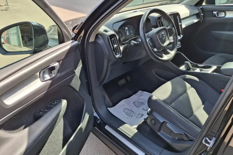 Volvo XC40 din 2020 cu 77.940 km - oferta VOL198382 - foto 14