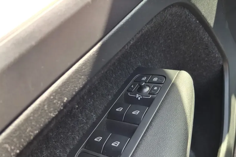 Volvo XC40 din 2020 cu 77.940 km - oferta VOL198382 - foto 15