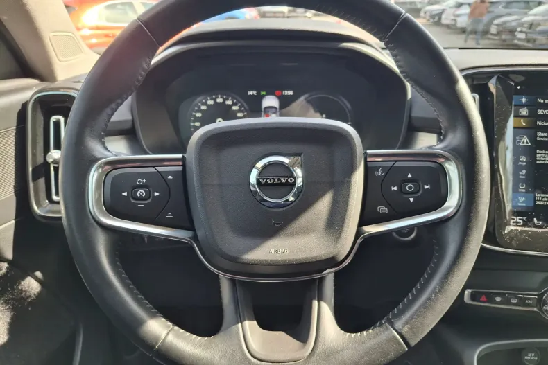 Volvo XC40 din 2020 cu 77.940 km - oferta VOL198382 - foto 18