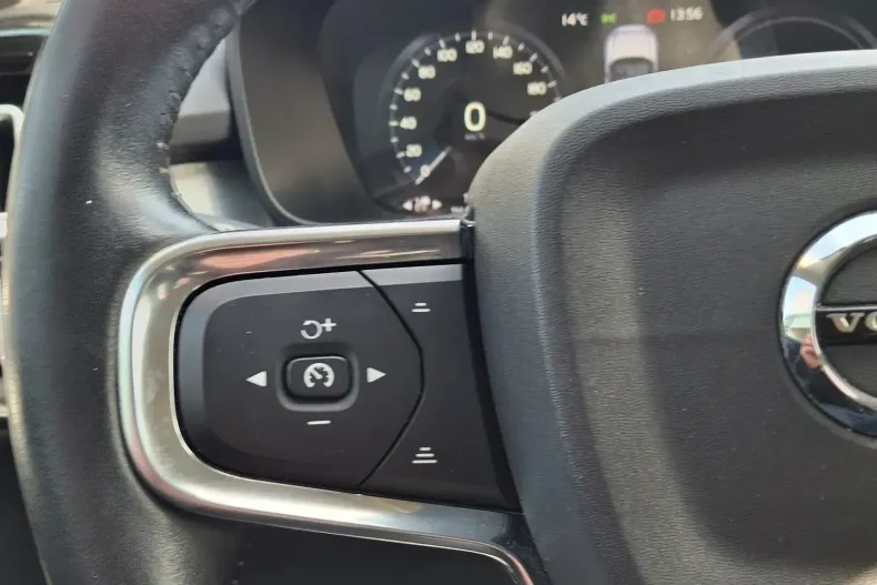 Volvo XC40 din 2020 cu 77.940 km - oferta VOL198382 - foto 20