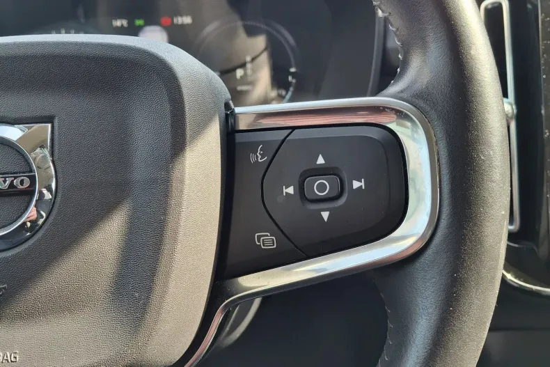 Volvo XC40 din 2020 cu 77.940 km - oferta VOL198382 - foto 21