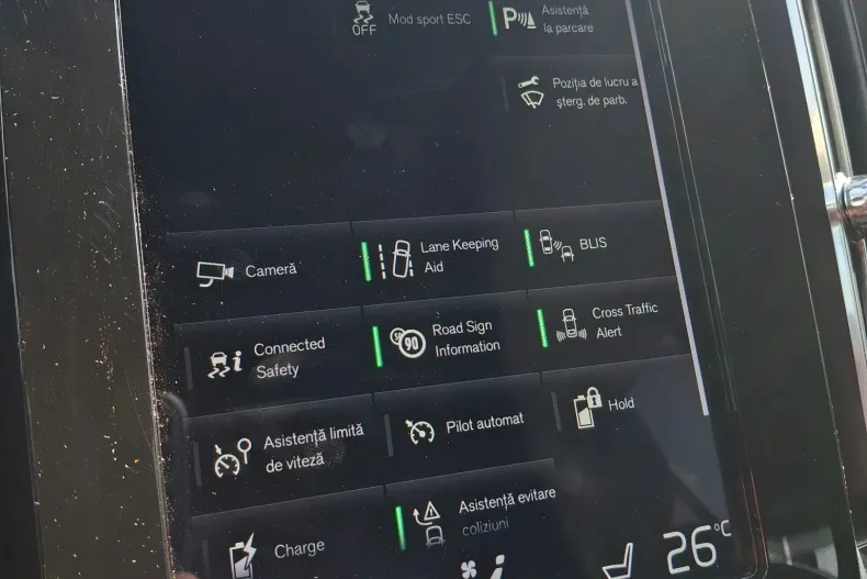 Volvo XC40 din 2020 cu 77.940 km - oferta VOL198382 - foto 25