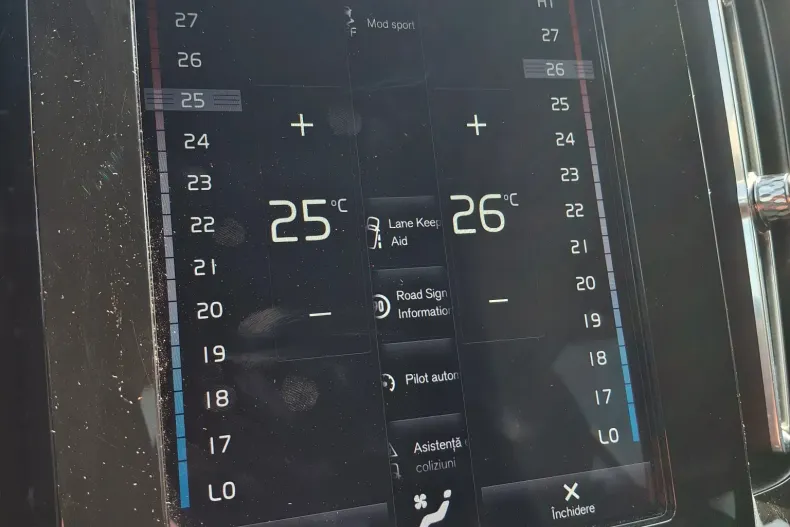 Volvo XC40 din 2020 cu 77.940 km - oferta VOL198382 - foto 26