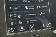 Volvo XC40 din 2020 cu 77.940 km - oferta VOL198382 - foto 27