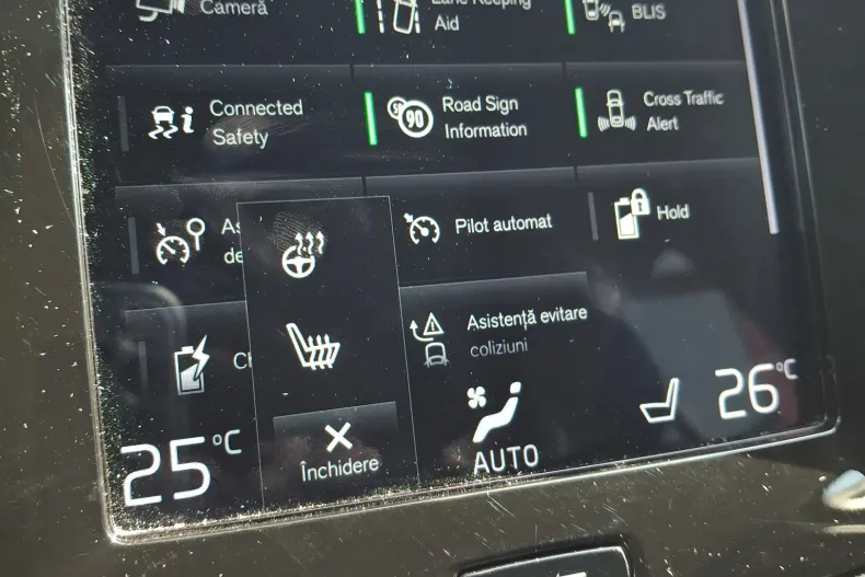 Volvo XC40 din 2020 cu 77.940 km - oferta VOL198382 - foto 27