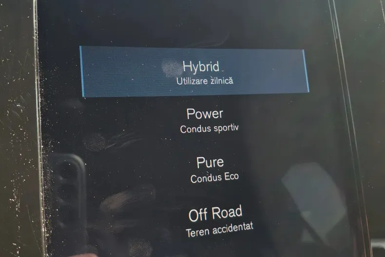 Volvo XC40 din 2020 cu 77.940 km - oferta VOL198382 - foto 30