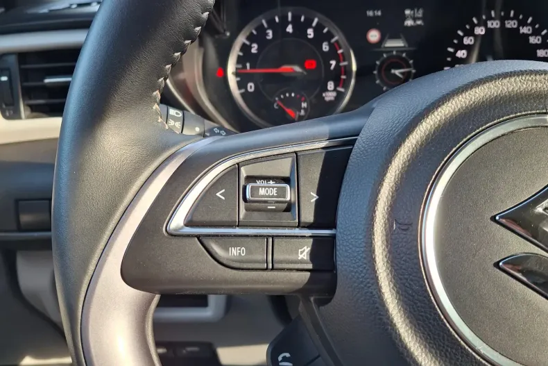 Suzuki Swift din 2024 cu 11.948 km - oferta SUZ198383 - foto 19