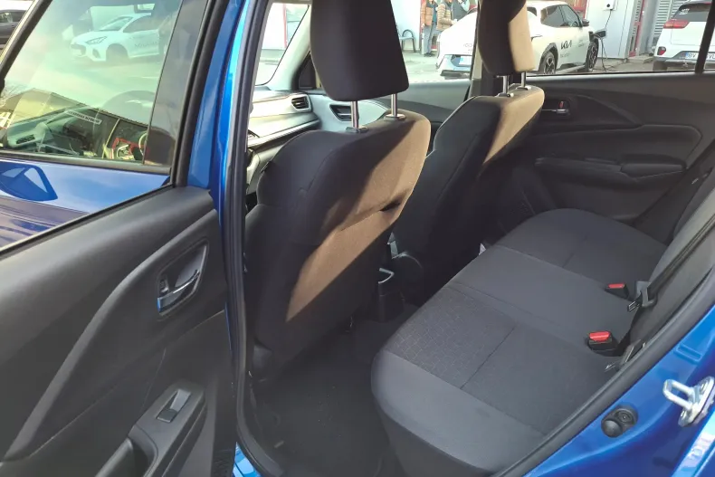 Suzuki Swift din 2024 cu 11.948 km - oferta SUZ198383 - foto 30