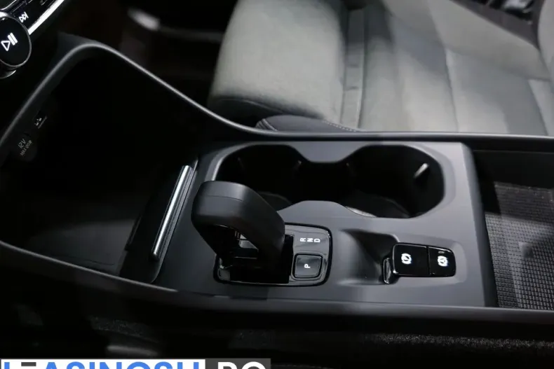 Volvo XC40 din 2022 cu 97.671 km - oferta VOL198390 - foto 17