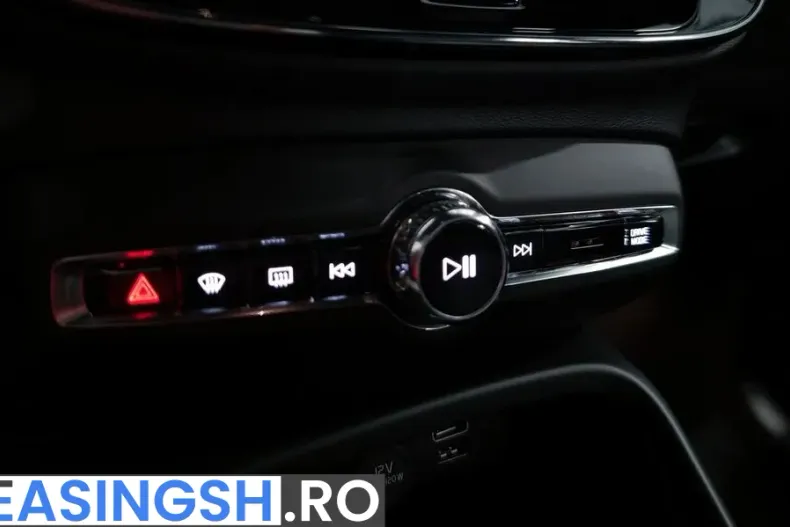 Volvo XC40 din 2022 cu 97.671 km - oferta VOL198390 - foto 18