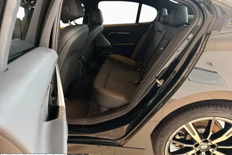 BMW 520i (Seria 5) din 2025 cu 7.976 km - oferta BMW198393 - foto 13