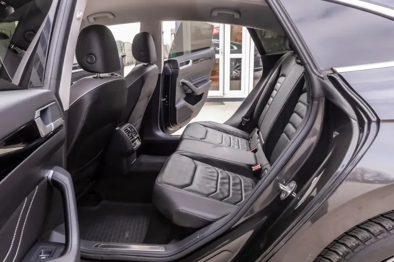 Volkswagen Arteon din 2022 cu 106.000 km - oferta VOL198419 - foto 17