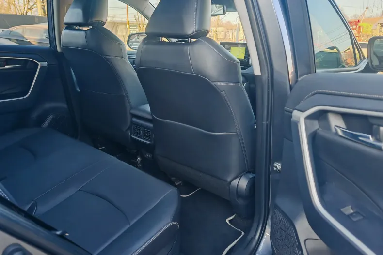 Toyota RAV4 din 2023 cu 123.028 km - oferta TOY198423 - foto 8