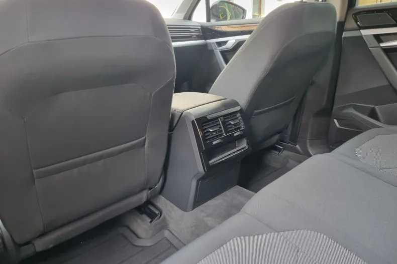 Volkswagen Touareg din 2020 cu 67.730 km - oferta VOL198428 - foto 23