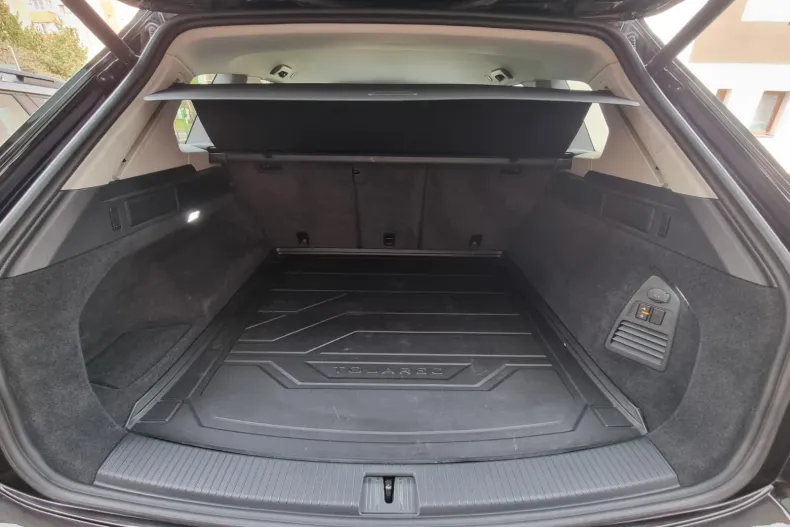 Volkswagen Touareg din 2020 cu 67.730 km - oferta VOL198428 - foto 26