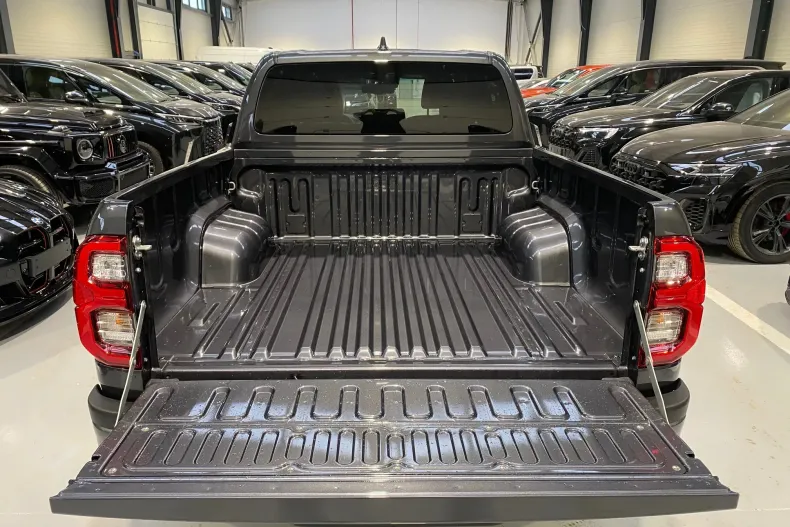 Toyota Hilux din 2025 cu 10 km - oferta TOY198432 - foto 5