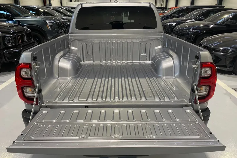 Toyota Hilux din 2025 cu 10 km - oferta TOY198434 - foto 5