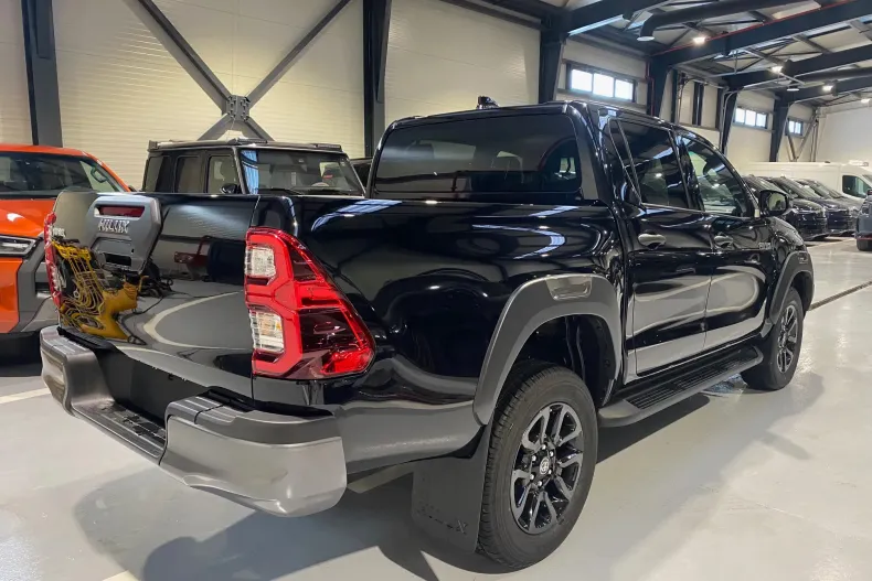 Toyota Hilux din 2025 cu 10 km - oferta TOY198435 - foto 3