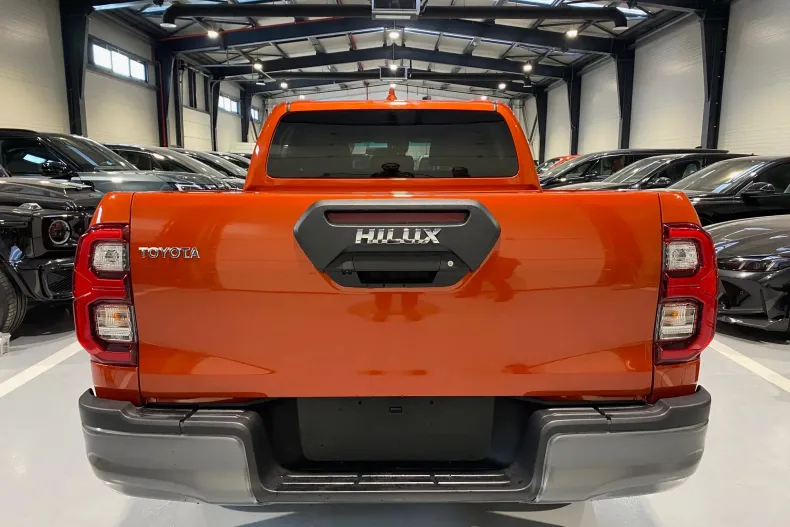 Toyota Hilux din 2025 cu 10 km - oferta TOY198436 - foto 4