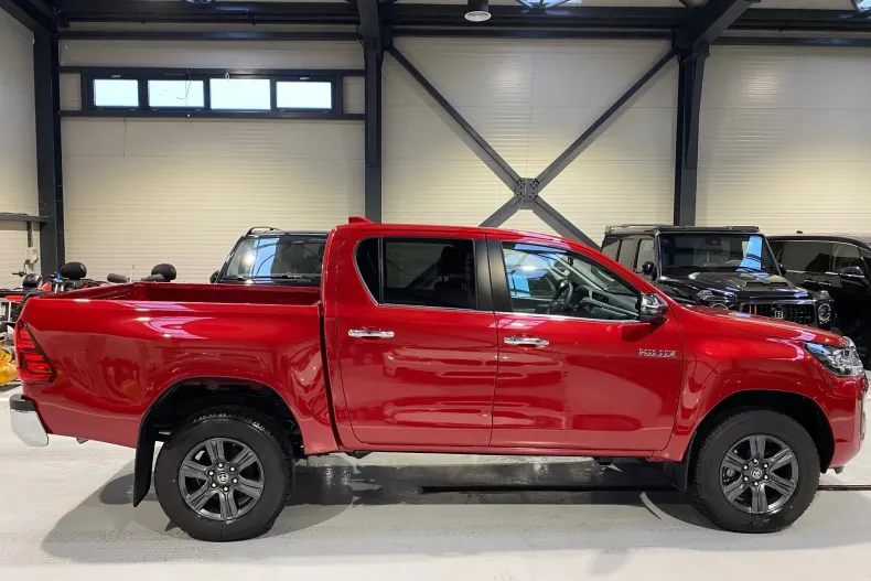 Toyota Hilux din 2025 cu 10 km - oferta TOY198437 - foto 2