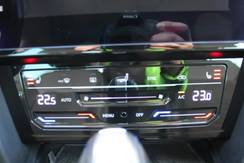 Volkswagen Passat din 2022 cu 134.804 km - oferta VOL198439 - foto 20