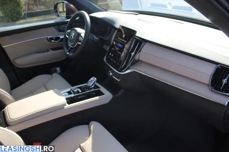 Volvo XC90 din 2025 cu 5 km - oferta VOL198441 - foto 35