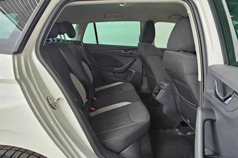 Skoda Scala din 2023 cu 64.308 km - oferta SKO198451 - foto 24