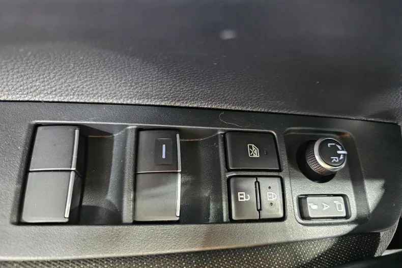 Toyota Corolla din 2025 cu 13.826 km - oferta TOY198453 - foto 5