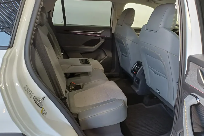 Skoda Kodiaq din 2026 cu 5.925 km - oferta SKO198456 - foto 37