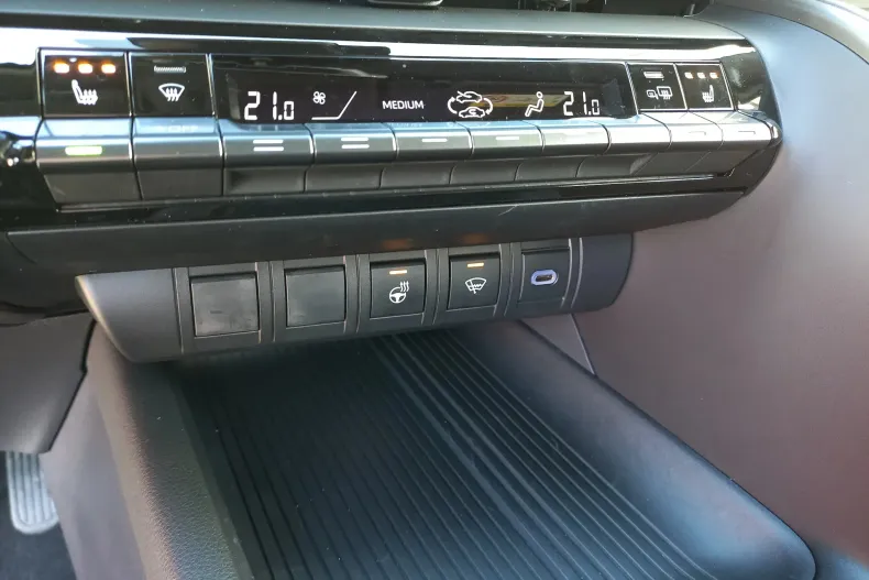 Toyota C-HR din 2025 cu 6.750 km - oferta TOY198462 - foto 24