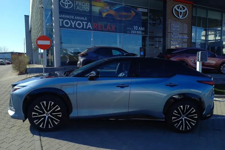 Lexus RZ din 2023 cu 20.479 km - oferta LEX198463 - foto 3