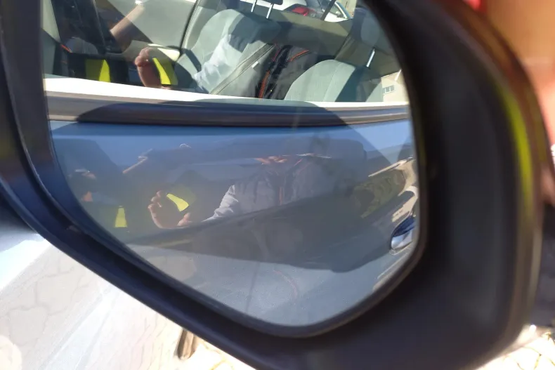 Lexus RZ din 2023 cu 20.479 km - oferta LEX198463 - foto 17