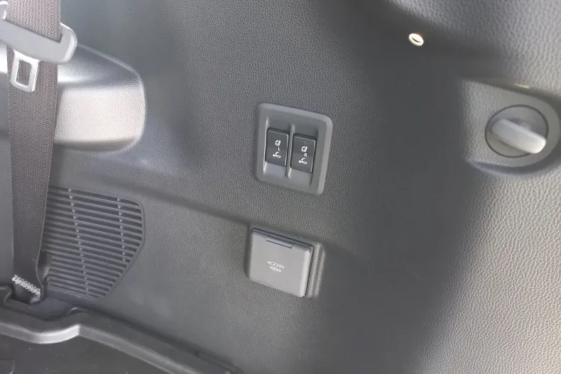 Toyota Land Cruiser din 2024 cu 6.313 km - oferta TOY198464 - foto 13