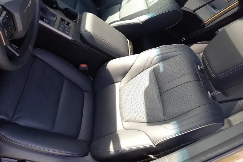 Toyota Land Cruiser din 2024 cu 6.313 km - oferta TOY198464 - foto 18