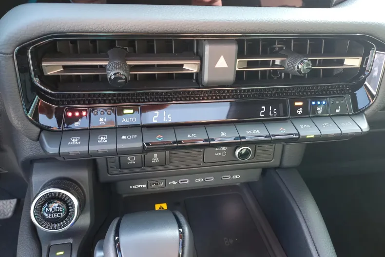 Toyota Land Cruiser din 2024 cu 6.313 km - oferta TOY198464 - foto 28