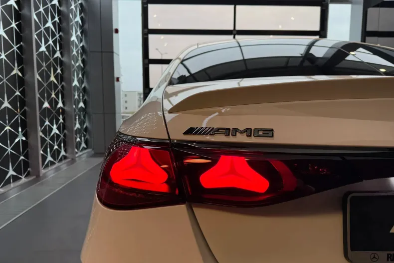 Mercedes-Benz E 53 AMG (Clasa E) din 2025 cu 19.500 km - oferta MER198471 - foto 17