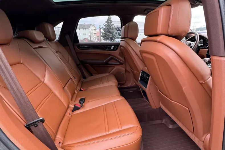 Porsche Cayenne din 2021 cu 62.391 km - oferta POR198472 - foto 8