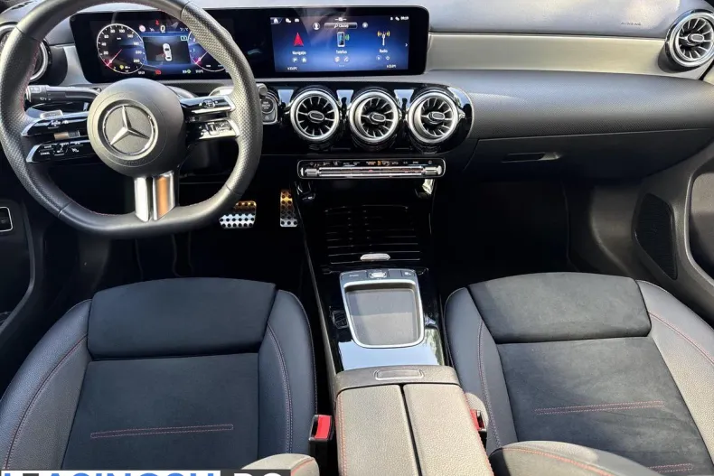 Mercedes-Benz A 200 (Clasa A) din 2024 cu 17.641 km - oferta MER198481 - foto 12