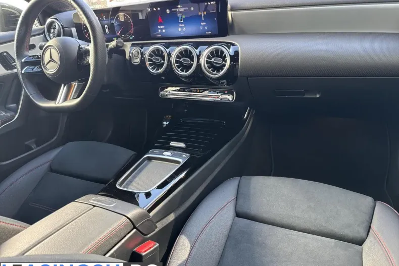 Mercedes-Benz A 200 (Clasa A) din 2024 cu 17.641 km - oferta MER198481 - foto 13