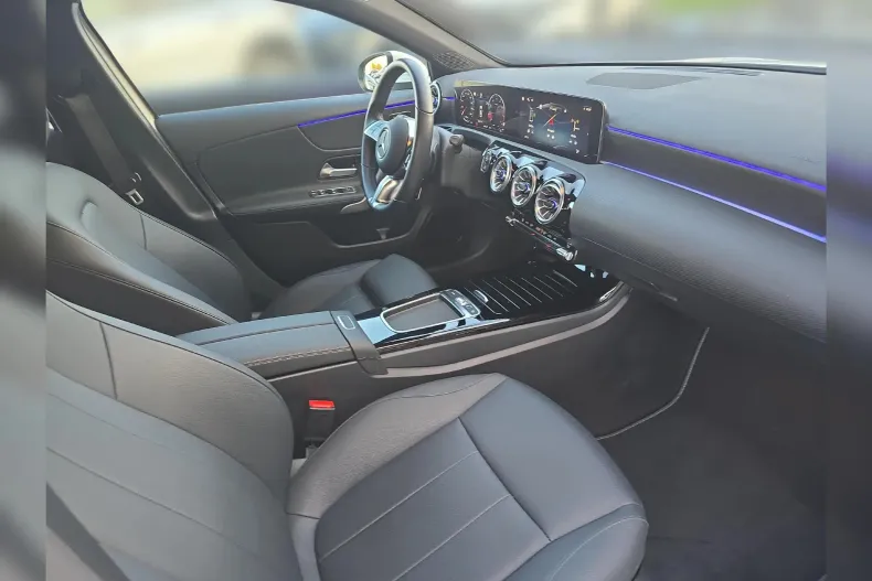 Mercedes-Benz A 200 (Clasa A) din 2025 cu 17.958 km - oferta MER198482 - foto 14