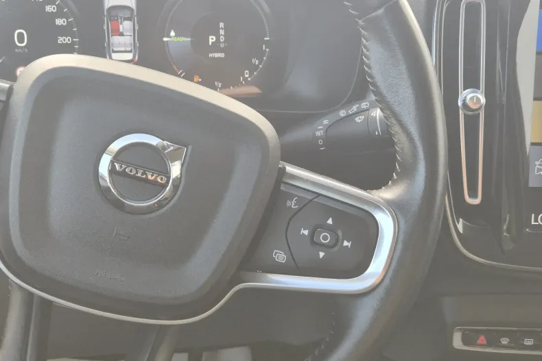 Volvo XC40 din 2020 cu 90.357 km - oferta VOL198487 - foto 16