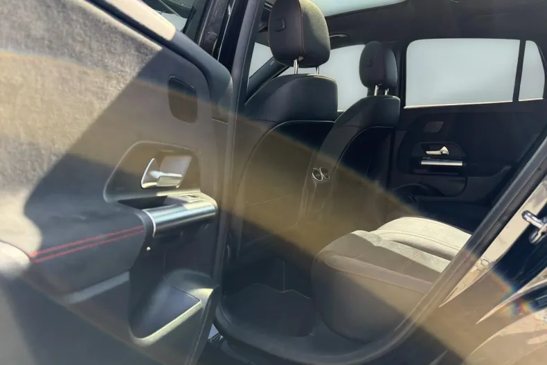 Mercedes-Benz GLA din 2025 cu 19.707 km - oferta MER198518 - foto 14