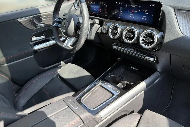 Mercedes-Benz GLA din 2025 cu 19.707 km - oferta MER198518 - foto 18