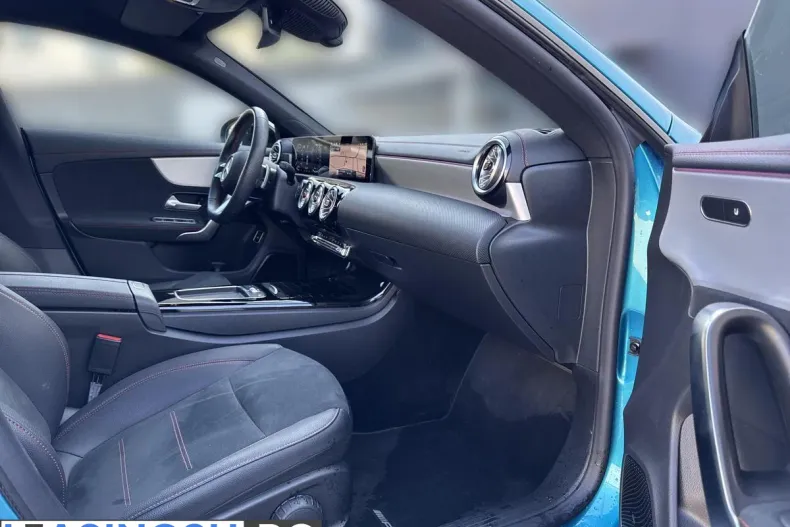 Mercedes-Benz CLA 250 (Clasa CLA) din 2024 cu 16.200 km - oferta MER198519 - foto 16